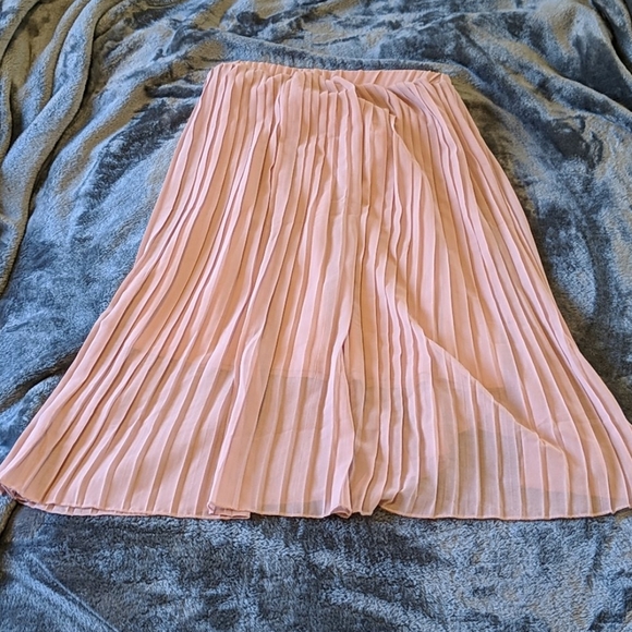 Pink skirt - Picture 2 of 4